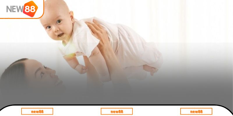 Thông điệp nằm mơ thấy bồng em bé nhà hàng xóm